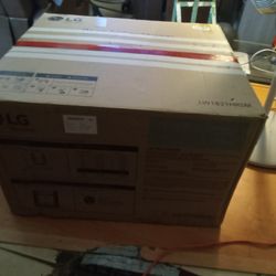 18000 BTU  LG AIR CONDITIONER -HEATER WITH  WI FI Holiday 🌲Special Price Reduction 💵💰