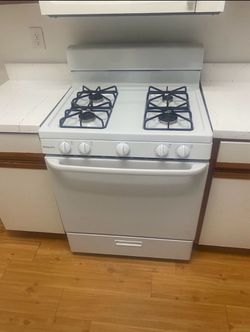Hotpoint White Gas Range Stove