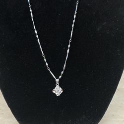 Flower Pendant Necklace 