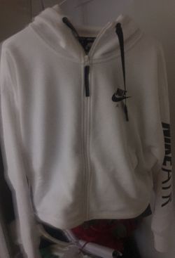 woman nike half sweater small