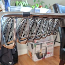 Mizuno JPX 921 Hot Metal RH Stiff 4-GW Iron Set