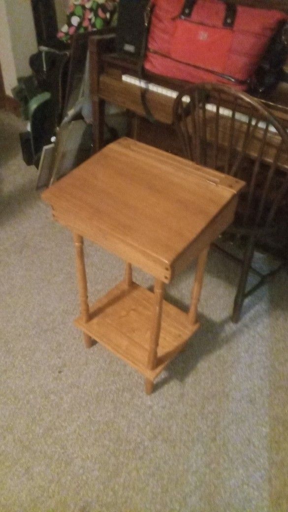 Small Antiqueue Desk