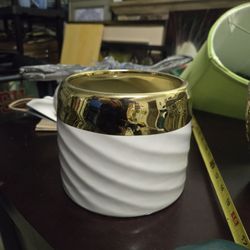 Pot