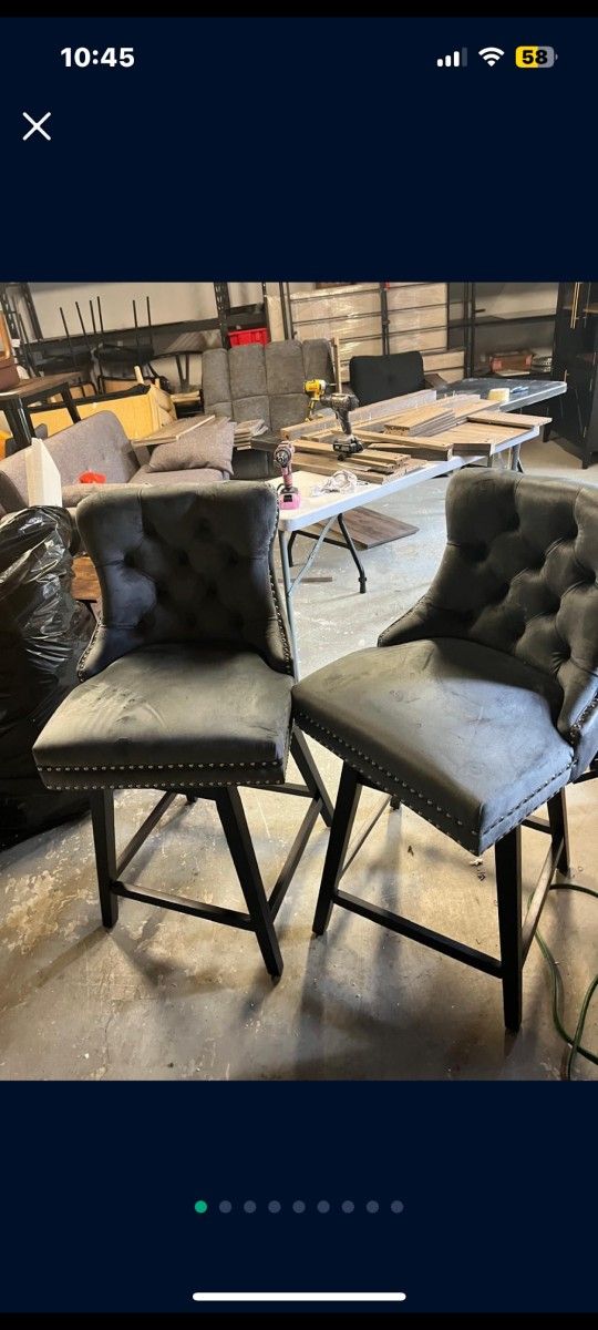 41.5 in. Gray High Back Wood with Button Tufted Decoration Bar Stool with Velvet Seat (Set of 2)