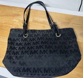 (6) Lightly Used Name Brand Purses