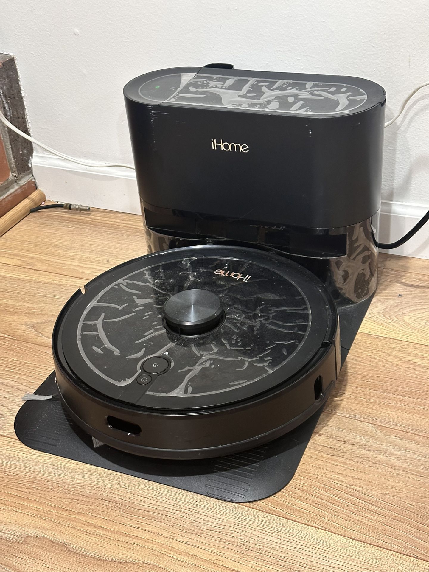 iHome AutoVac Nova Pro 3-in-1 Robot Vacuum And Mop