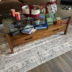 Thomasville Cocktail Table 