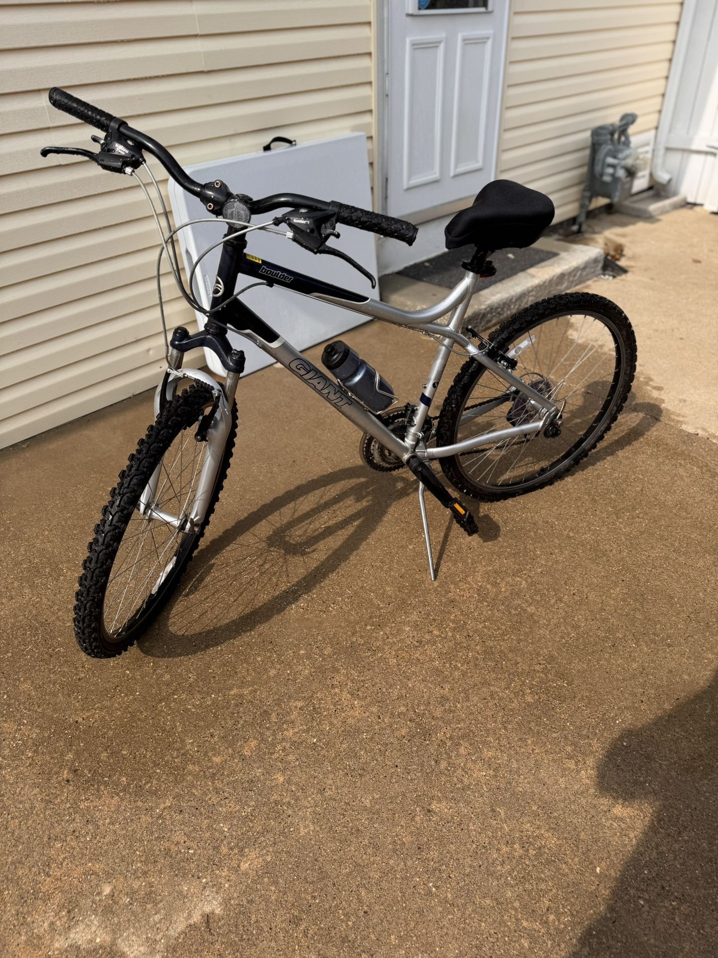 Giant Boulder 4130 Chromo - 21” Frame Mountain Bike
