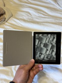 Kindle Oasis E-reader with Leather Charging Cover - Black, 6" H...