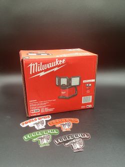 MILWAUKEE M18 4500 LUMENS ROVER TRIPLE PANEL FLOOD/AREA LIGHT(TOOL ONLY)**(FINANCIAMOS/WE FINANCE)**