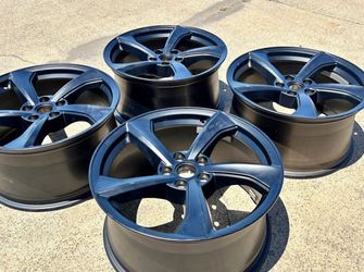 19” OEM 2025 Tesla Model Y Juniper Wheels Black SENSORS