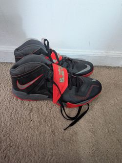Nike LeBron Zoom Soldier 7 VII size 11.5
