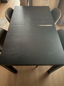 Free Dinner table