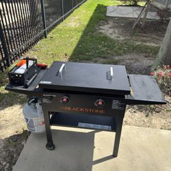 Blackstone Griddle 28” w/ Full Propane Tank + Some Accessories — $300 OBO