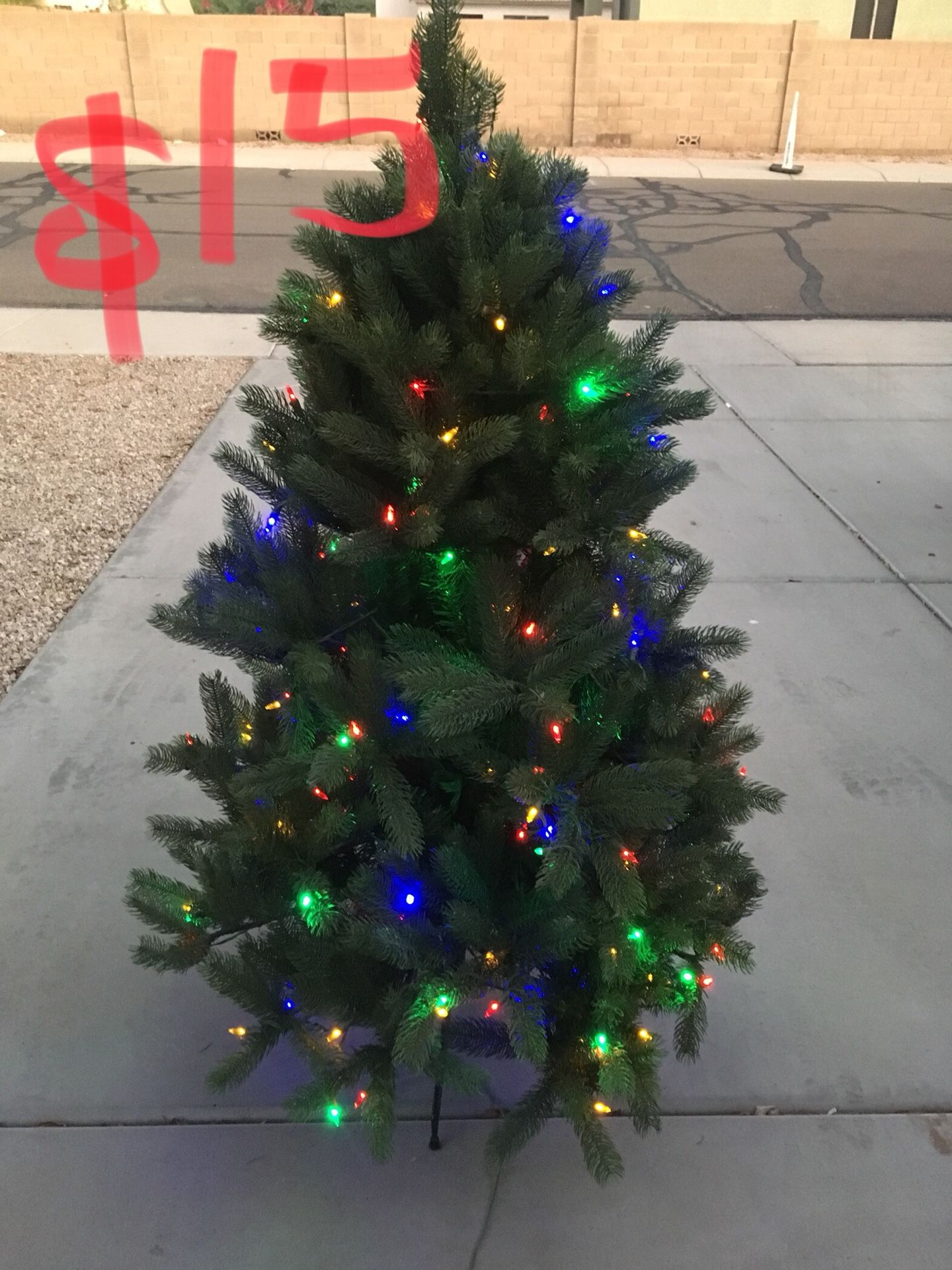 Christmas Pre Lit Tree- All the lights work