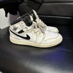 jordan 1s kids 4.5 