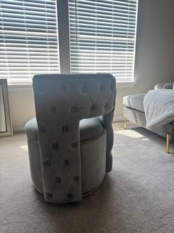 Velvet accent chair