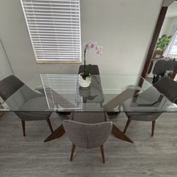 Great!! ⭐️⭐️ Dinning Set / Table and 4 Chairs