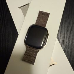 Apple Watch Series 10 With Gold Milanese Watch Band 