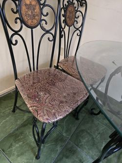 Mesa y 4 sillas