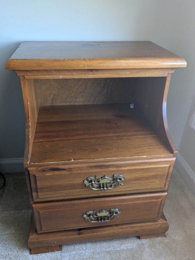 Solid Wood Nightstand with 2 Drawers