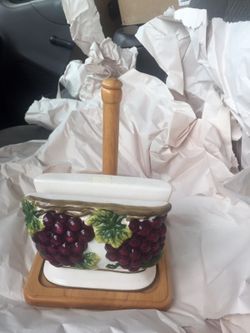 Napkin holder and paper towels