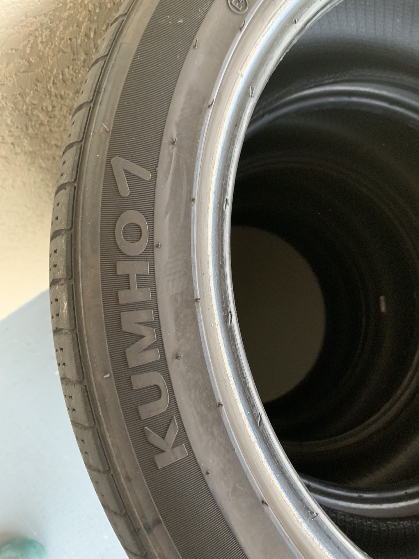 Kumho 7 tires set of 4 235/45/R18