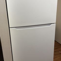 Top Freezer Refrigerator