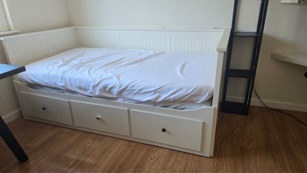 Hemnes Day Bed
