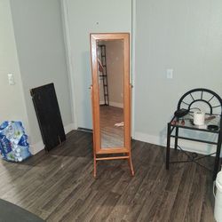 5 Ft Mirror/Jewelry Armoire