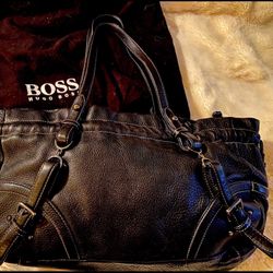 Hugo Boss black leather shoulder bag purse