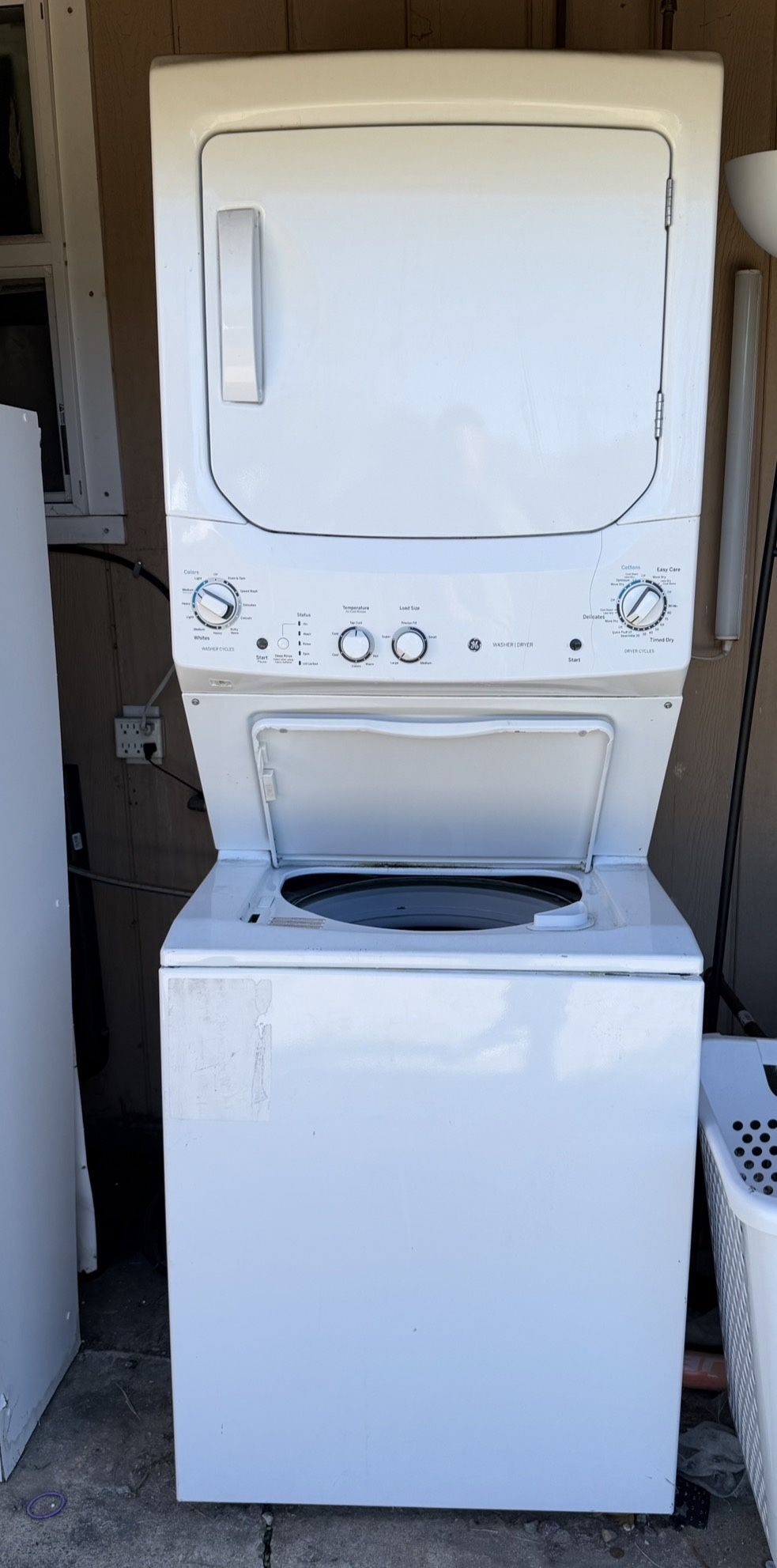 GE 3.8 cu. ft. Washer 5.9 cu. ft. Electric Dryer Combo in White