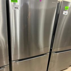 Vissani MDBF18SS 18.7 cu. ft. Bottom Freezer Refrigerator