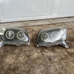 Toyota 4Runner 4th gen headlights with all the bulbs