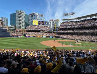 Padres vs Astros 8/9 Field level Sunday Night Baseball