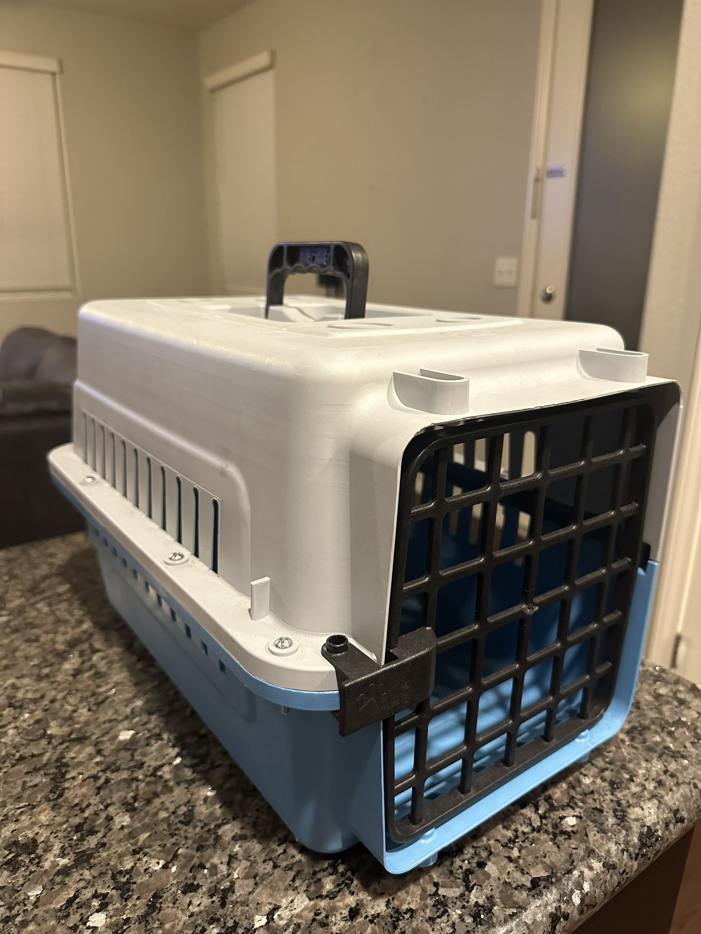 Pet Crate ( Dog Or Cat) Like New 