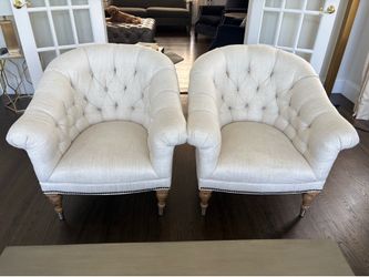 Set of tufted accent chairs