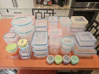 Assorted Tupperware