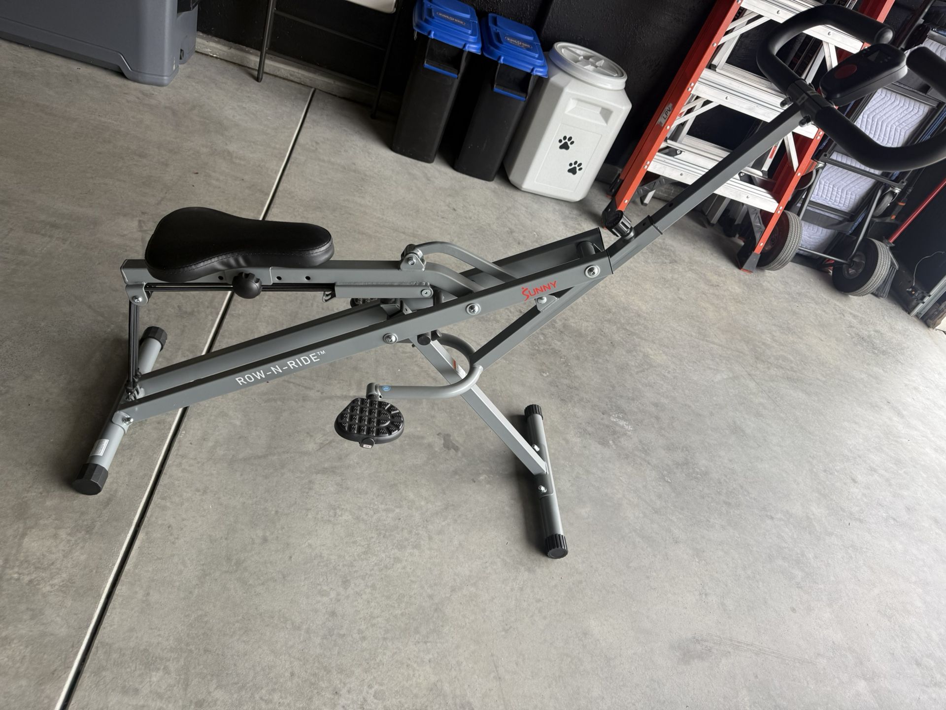 Sunny Row N Ride Row Machine