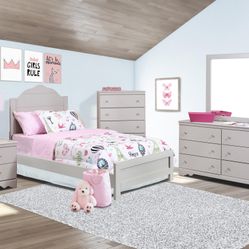 new full Bedroom set, bed, dresser w mirror, chest drawer, night stand in box