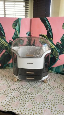 Make up storage new $20