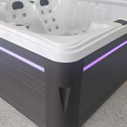 Hot Tub Jacuzzi 