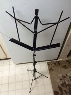 On-stage SM122BB compact sheet music stand with bag