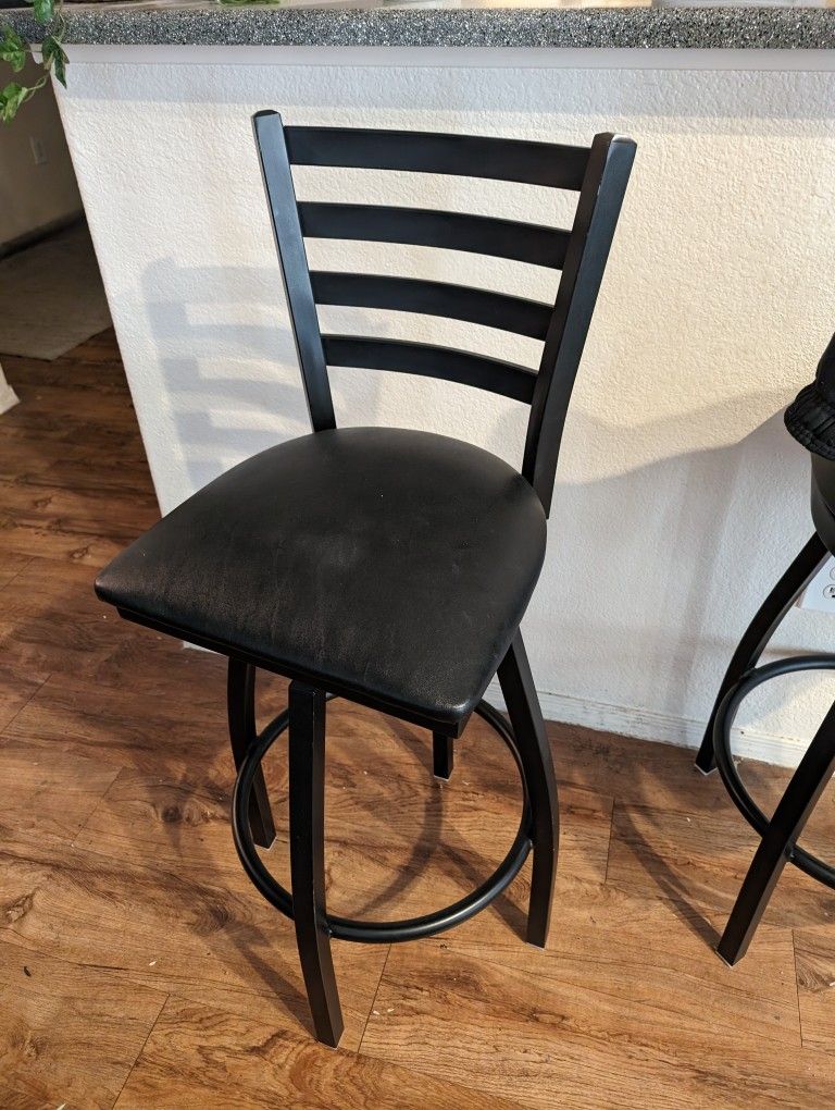 2 Bar Stools