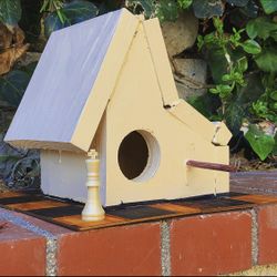 Birdhouse with Chess Theme!