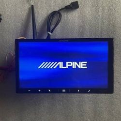 Alpine 7" Car Stereo (iLX-W650)