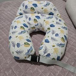 Momcozy Donut Breadtfeeding Pillow