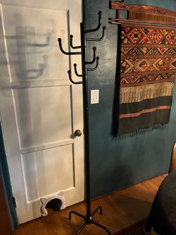 6 foot tall ,8 hook Black Metal Coat Rack