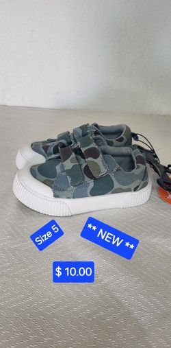 ** NEW ** Size 5 Toddler Shoes