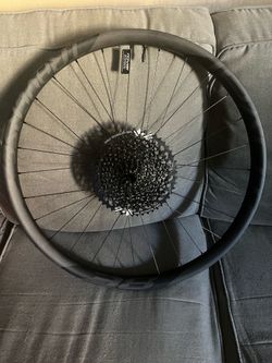 Roval Traverse 38 SL Carbon 27.5 148 Wheelset